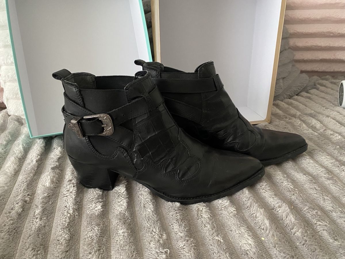 Scarpe da donna: Stiefeletten Schwarz Grösse 40. Leder – Usato da Zürich venduto da vreni1973
