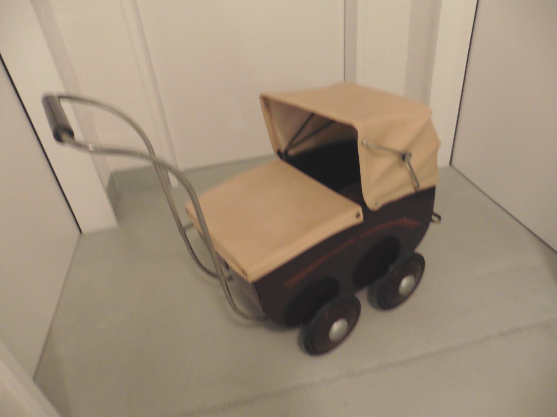 Carrozzine per bambole: Puppenwagen – Usato da Rain venduto da Spaetzli2 2