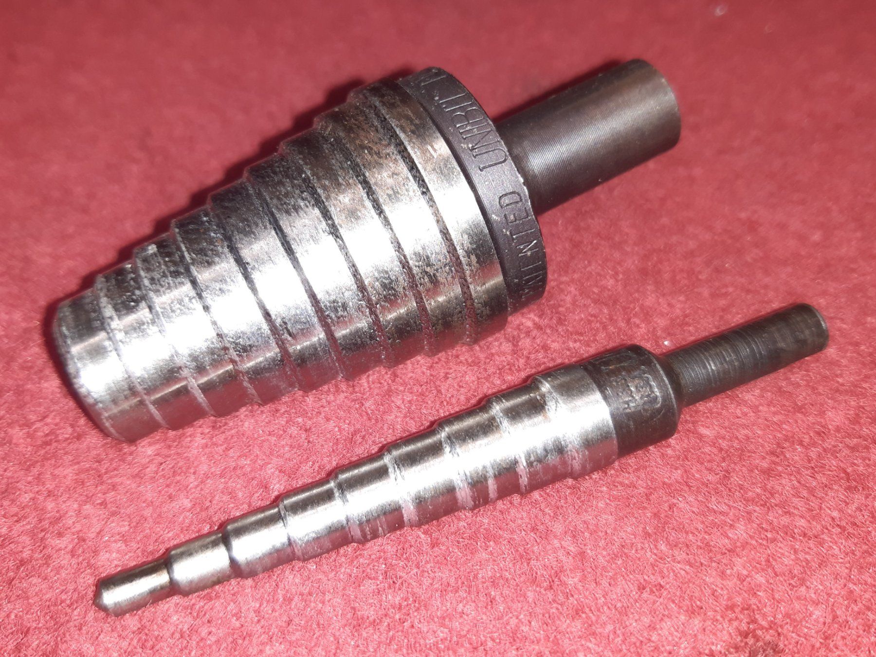 Tous les outils: 2 Stück Stufenbohrer - Set! – D'occasion à Lohn-Ammannsegg par Molch7