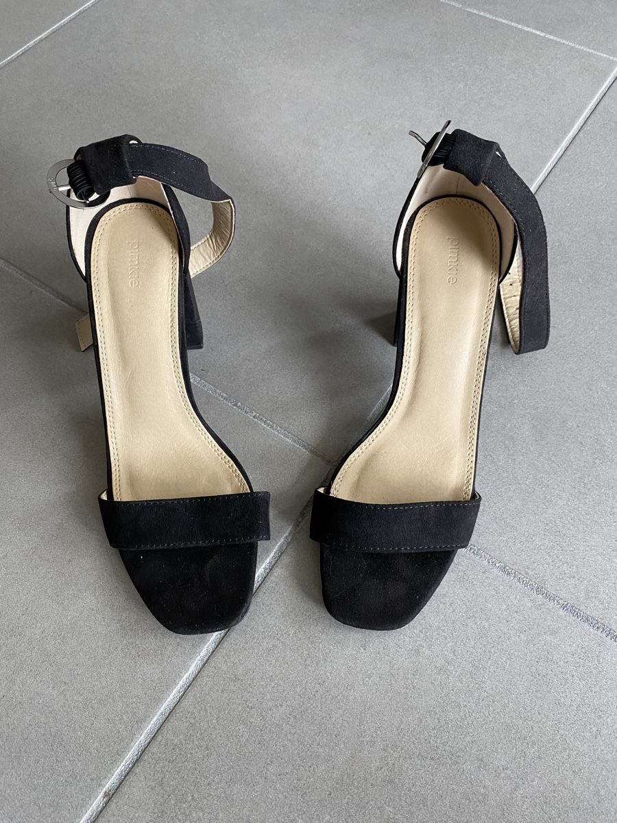 Scarpe da donna: Chaussures noires à talons – Usato da Genève venduto da TheMattiBoutique