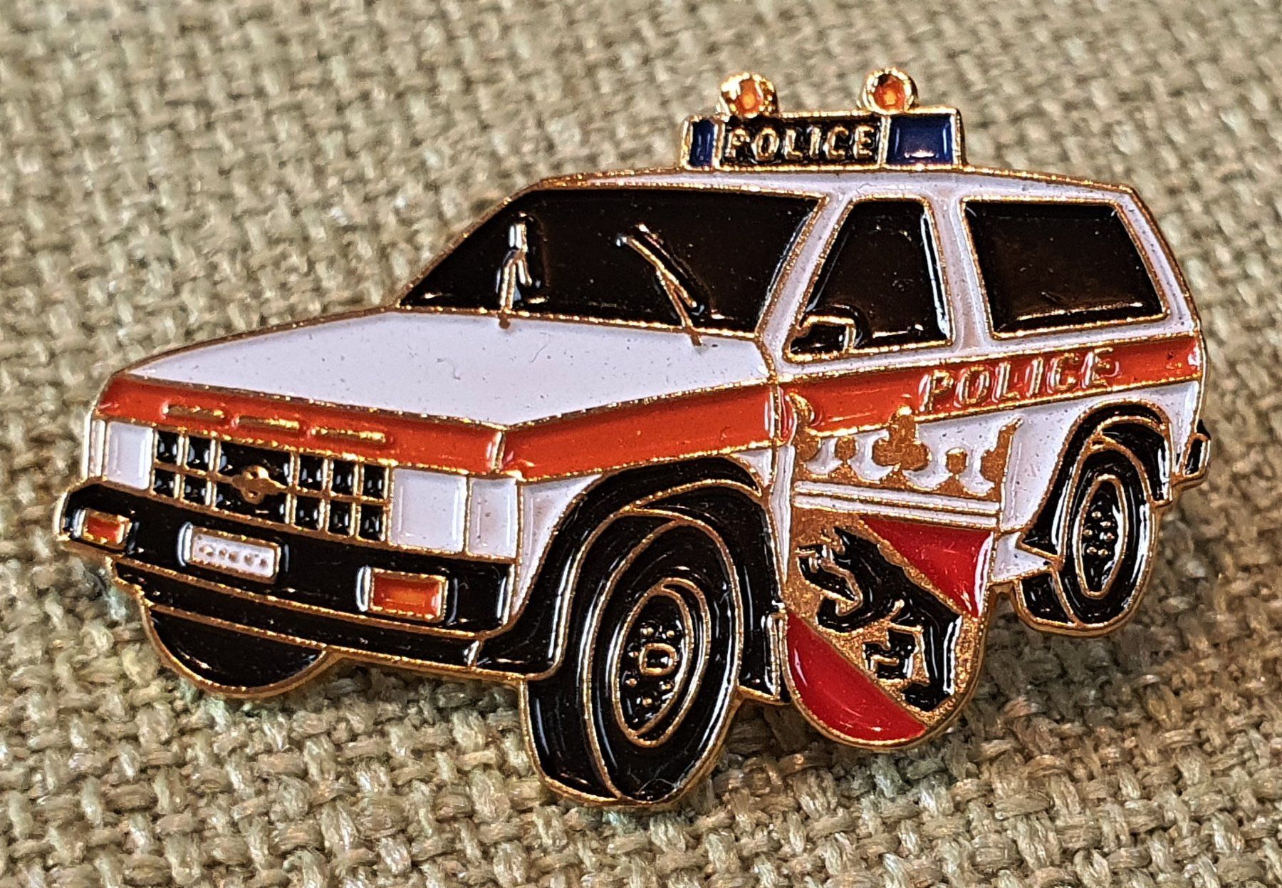 Plaquettes & Badges: E204 - Polizei Auto SUV Bern Suisse – D'occasion à Reinach BL par Boston-Verkauf