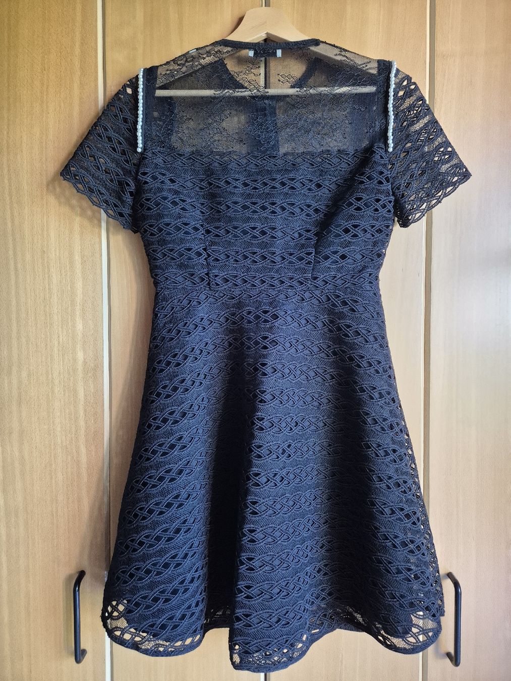 Sandro Vestiti: Sandro Paris Lace Mini Dress – Nuovo (secondo la descrizione) da Pfeffingen venduto da Elegant_trend 3