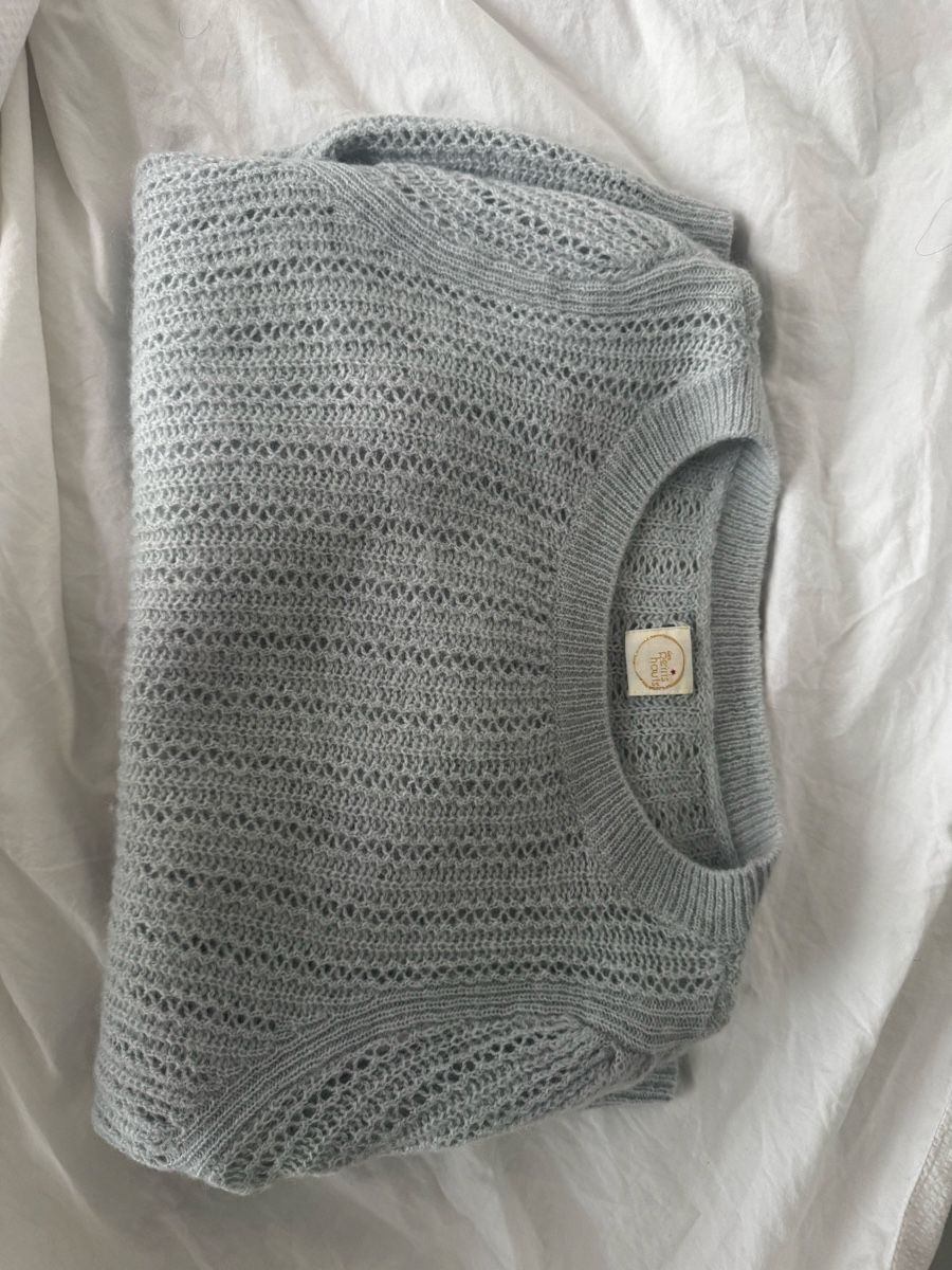 Des Petits Hauts Pullover & Sweatshirts: Pull des Petits hauts bleu ciel très bon état  – Gebraucht aus Zürich von SwissTech37 2