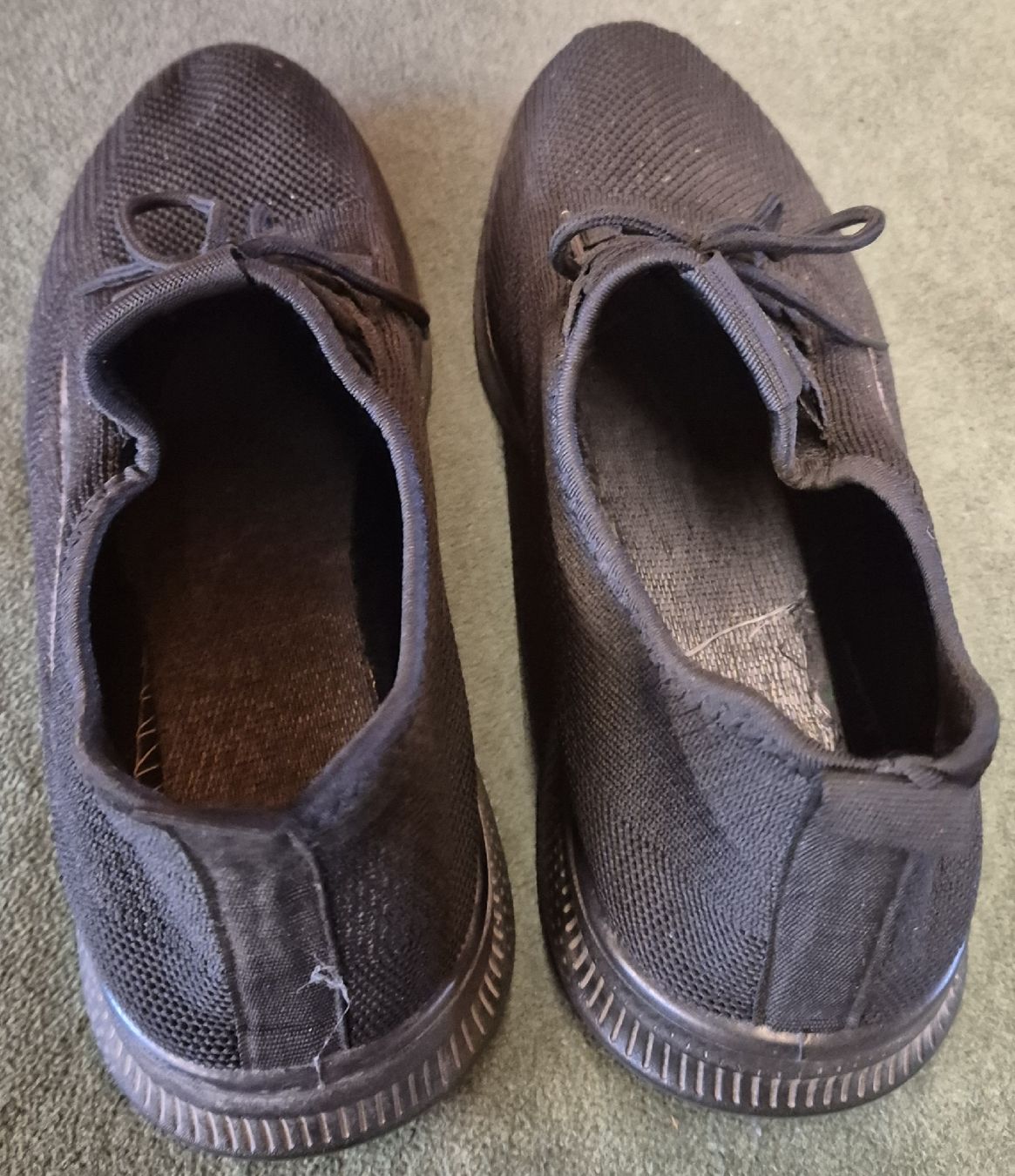 Scarpe da uomo: Schwarze Herren Schuhe, Grösse 46, – Usato da Halten venduto da GiMu.84 2