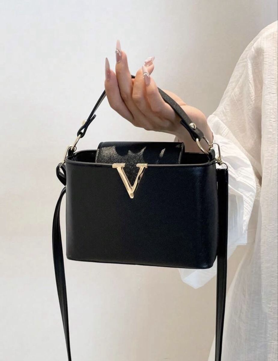 Taschen für Damen: Sac à main  – Neu und originalverpackt aus Châtel-St-Denis von Montclair_Swiss