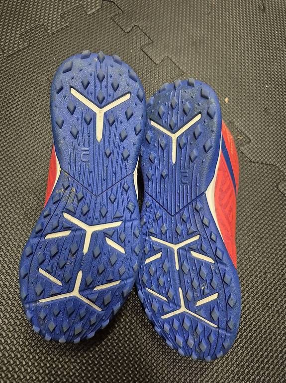 Decathlon Scarpe per ragazzi: Kipsta Kinder Fussball Multinockenschuh – Usato da Koppigen venduto da abu_5syv 1