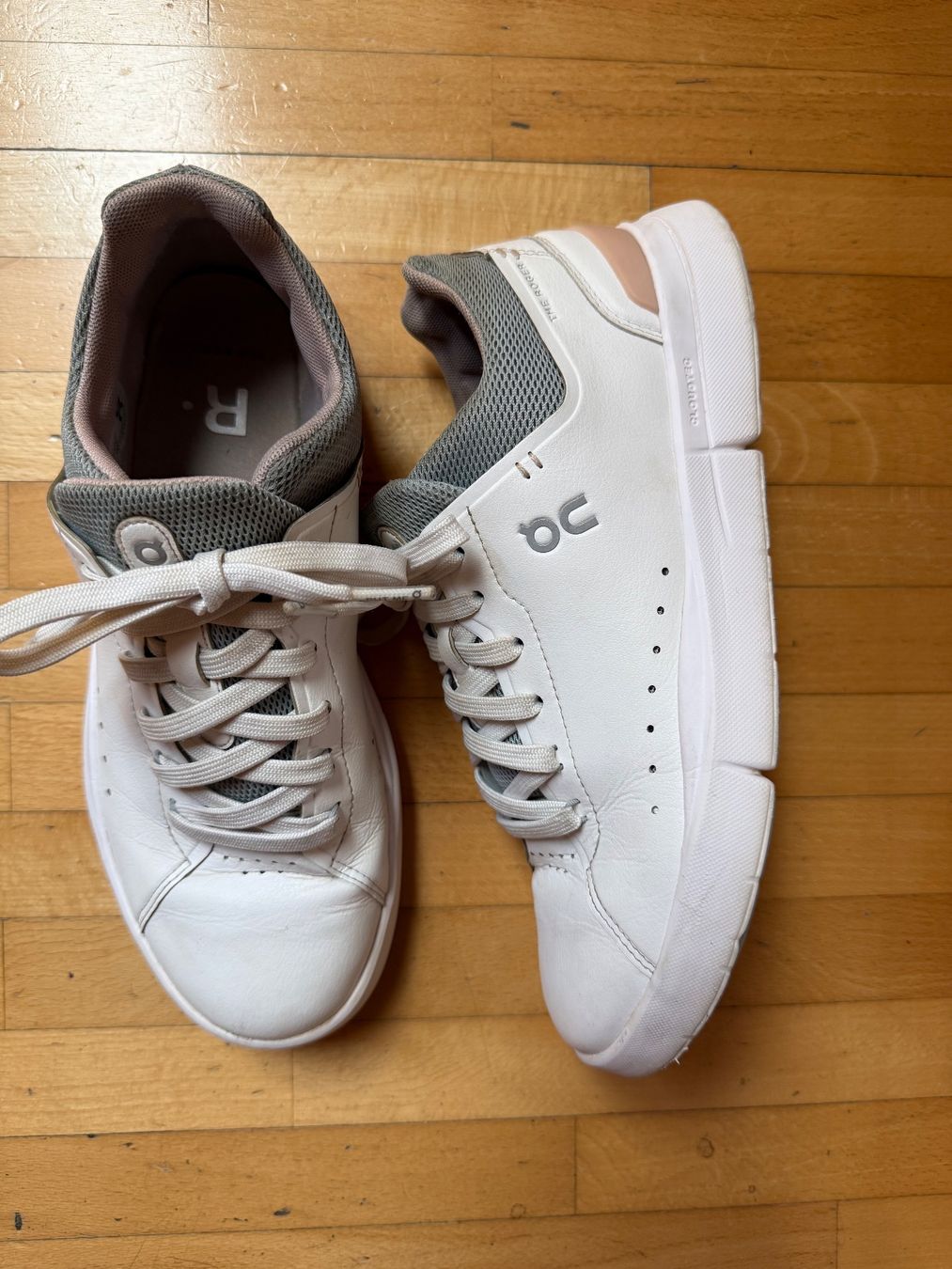 On Damenschuhe: On The Roger Advantage Sneaker Gr. 39 – Gebraucht aus Niederhasli von sonneee24