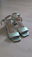 Sommer-Damenschuh helles Grün metallic
