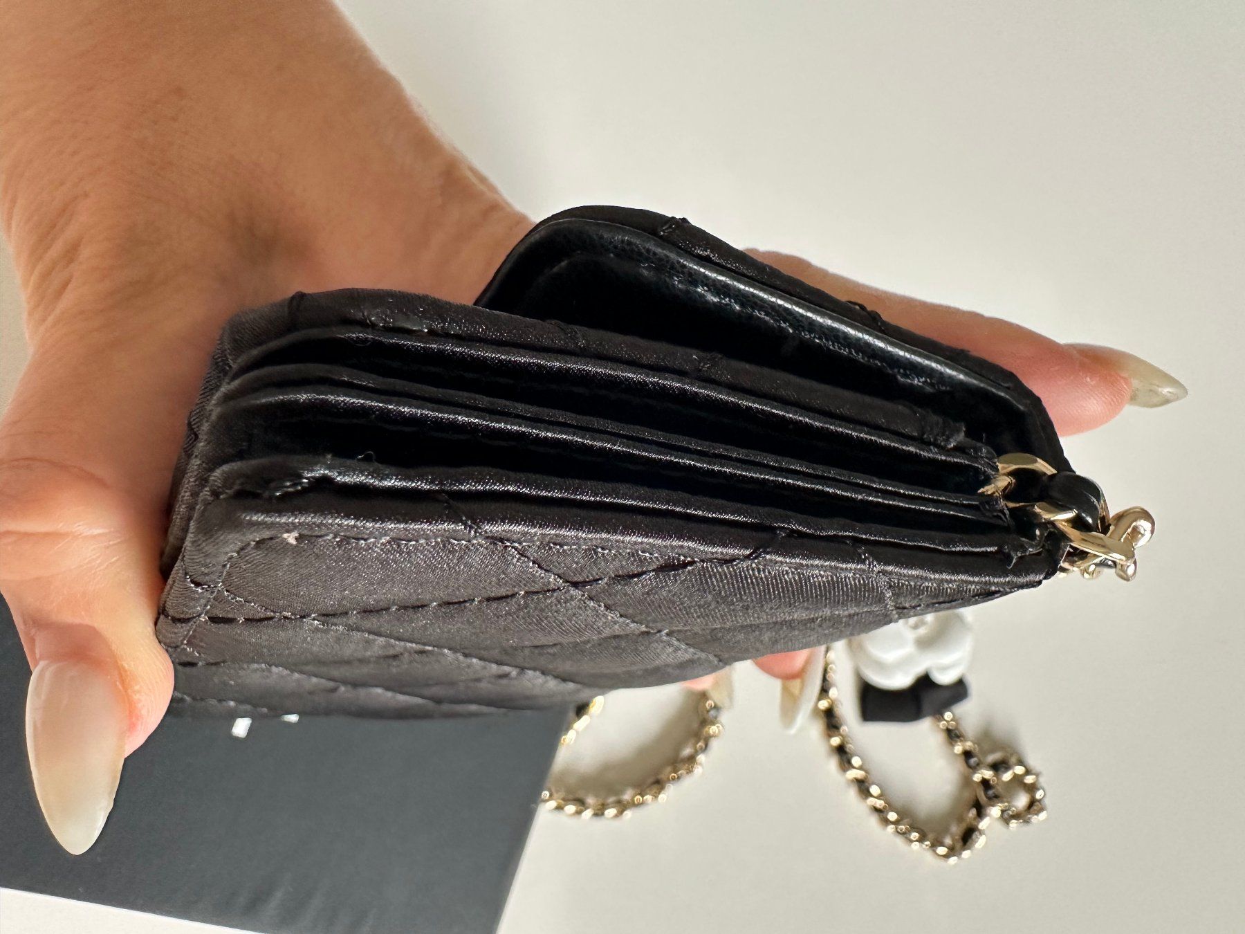Chanel Sonstige Kleidung & Accessoires: Chanel Mini-Flap-Kartenetui mit Kette – Neu und originalverpackt aus Steinmaur von regenbogen052 6