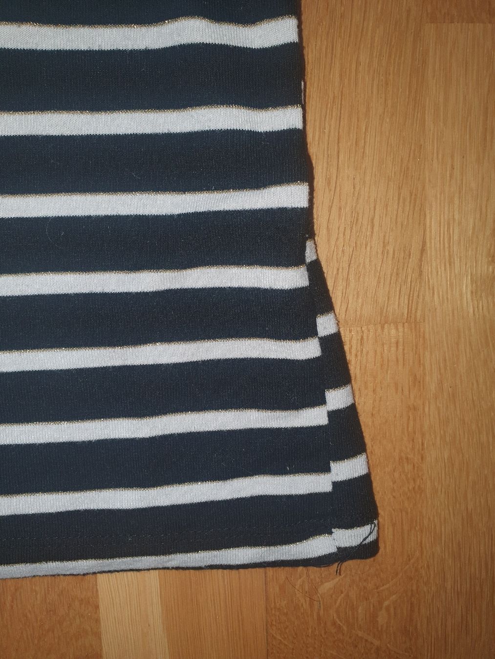 Maglioni & Felpe: Pullover, gestreift, schwarz/weiss/ glitzer, Gr. XS – Usato da Moosseedorf venduto da Sonnenschein.. 2
