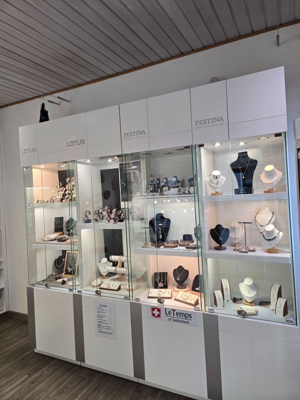 Vetrine: Vitrine pour magasin – Usato da Le Sentier venduto da Bercat12