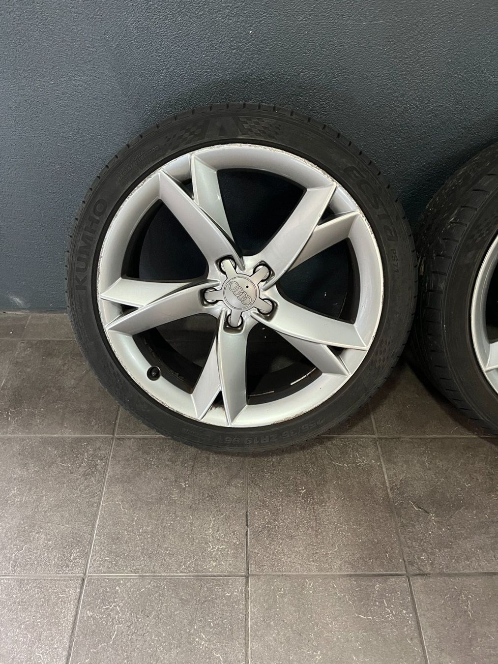 Audi Pneumatici & Ruote complete: 4 X 19 Zoll  Audi Sommerräder – Usato da Altstätten venduto da TM-Auto 2