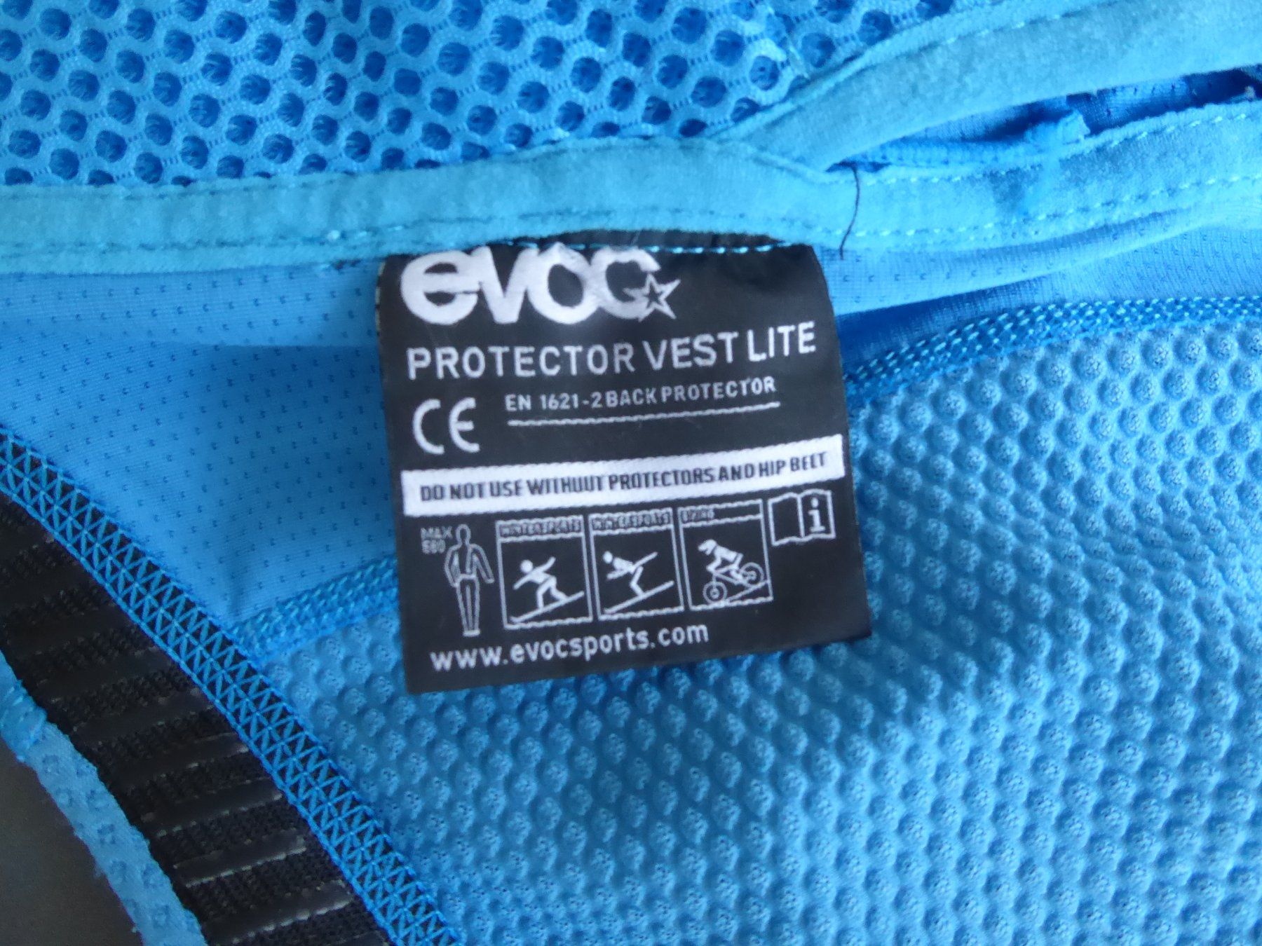 Evoc Protezioni & Imbottiture: evoc Rückenpanzer Protektor Grösse S – Usato da Chur venduto da ModoNole 3