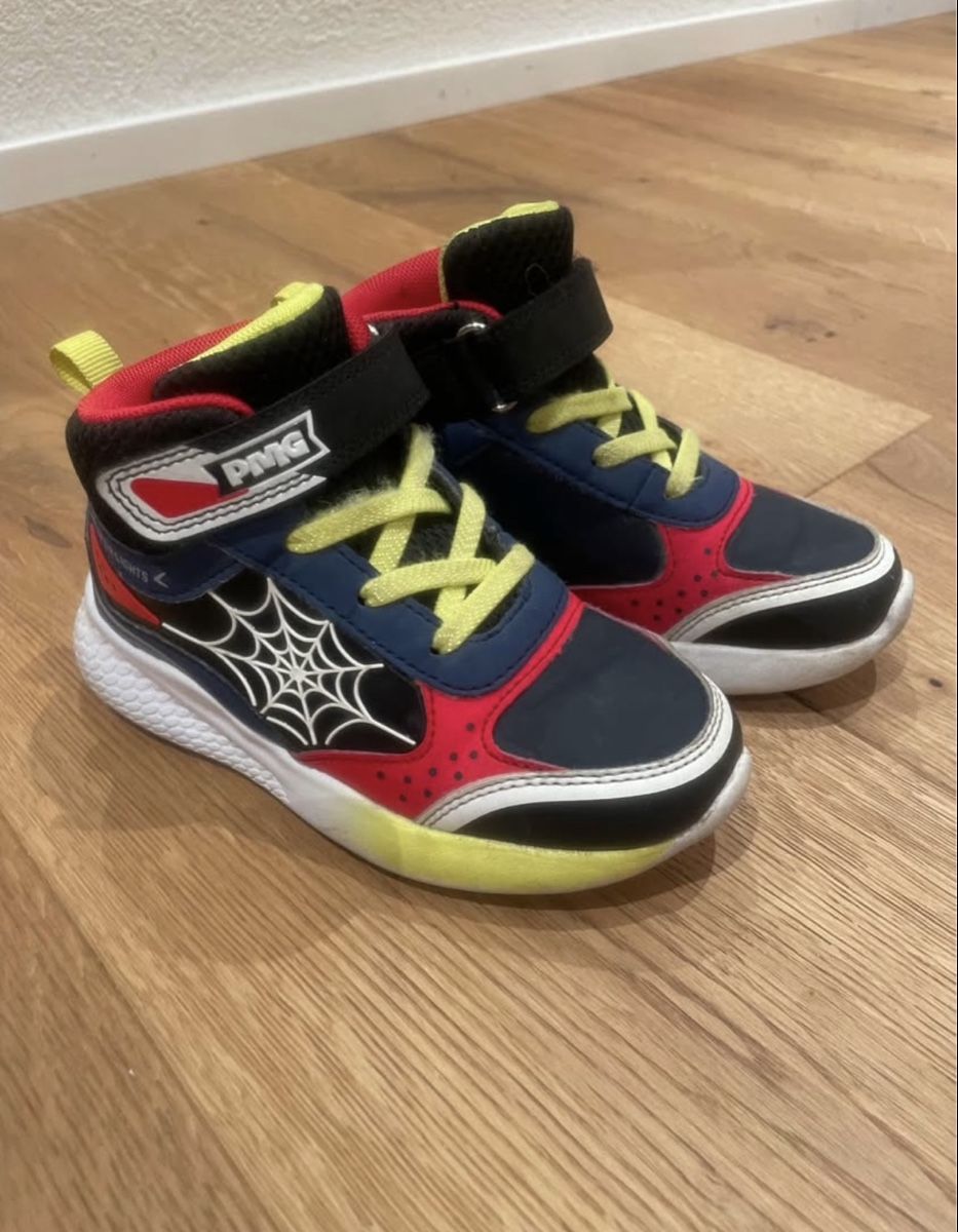 Primigi Schuhe für Jungen: Jungen Leuchtschuhe gr.27 x2 – Gebraucht aus Birrhard von kristiii 1