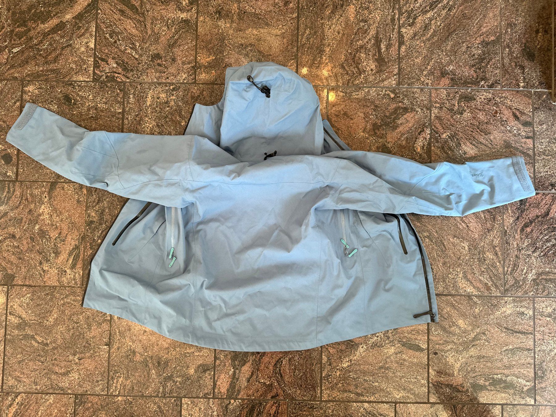 Arcteryx Giacche: Arc'teryx Alpha SV Jacket, Men's Size S | GORE-TEX Shell – Usato da Zürich venduto da jacklondon 8