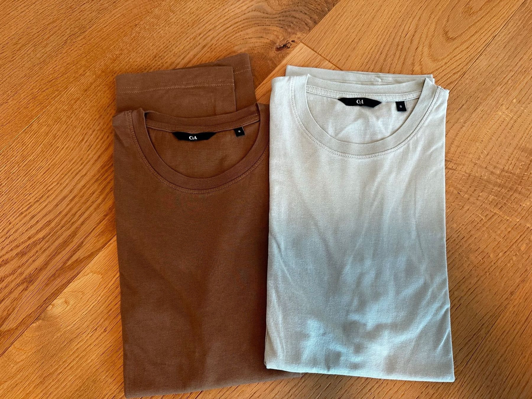 C&A T-shirt: 2 C&A T-Shirt Gr. S – Usato da Sissach venduto da tapasu