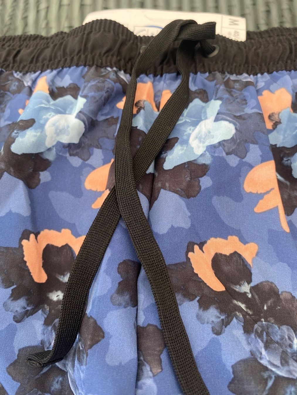 Pantaloni: Shorts Neu (M) – Nuovo e nell'imballaggio originale da Vezia venduto da sidu03 4