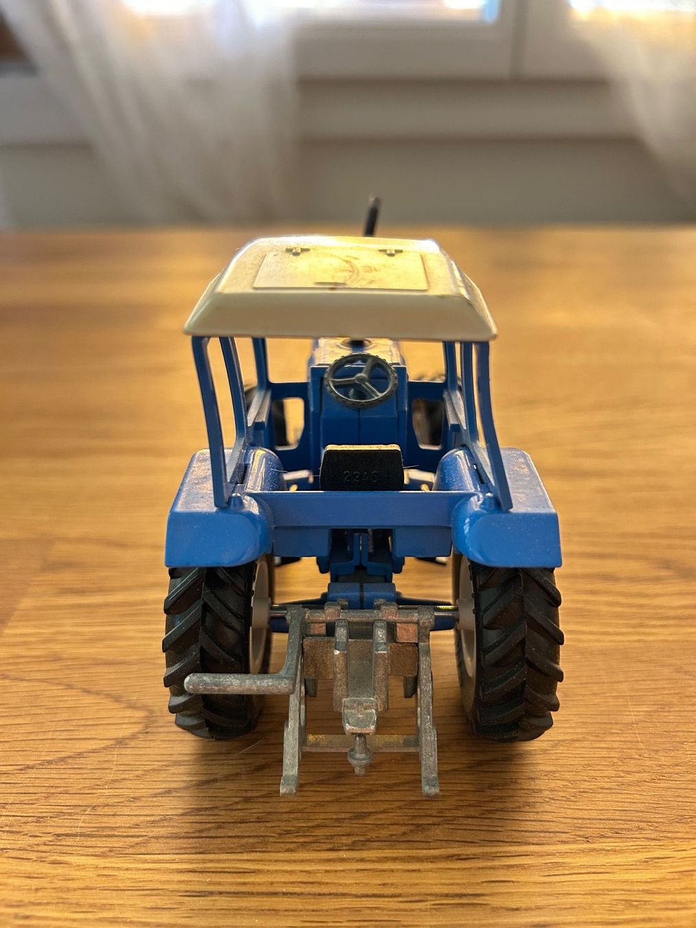 Siku Modellbausätze & Standmodelle: Siku Traktor Ford vintage – Gebraucht aus Aesch BL von aligator010 4