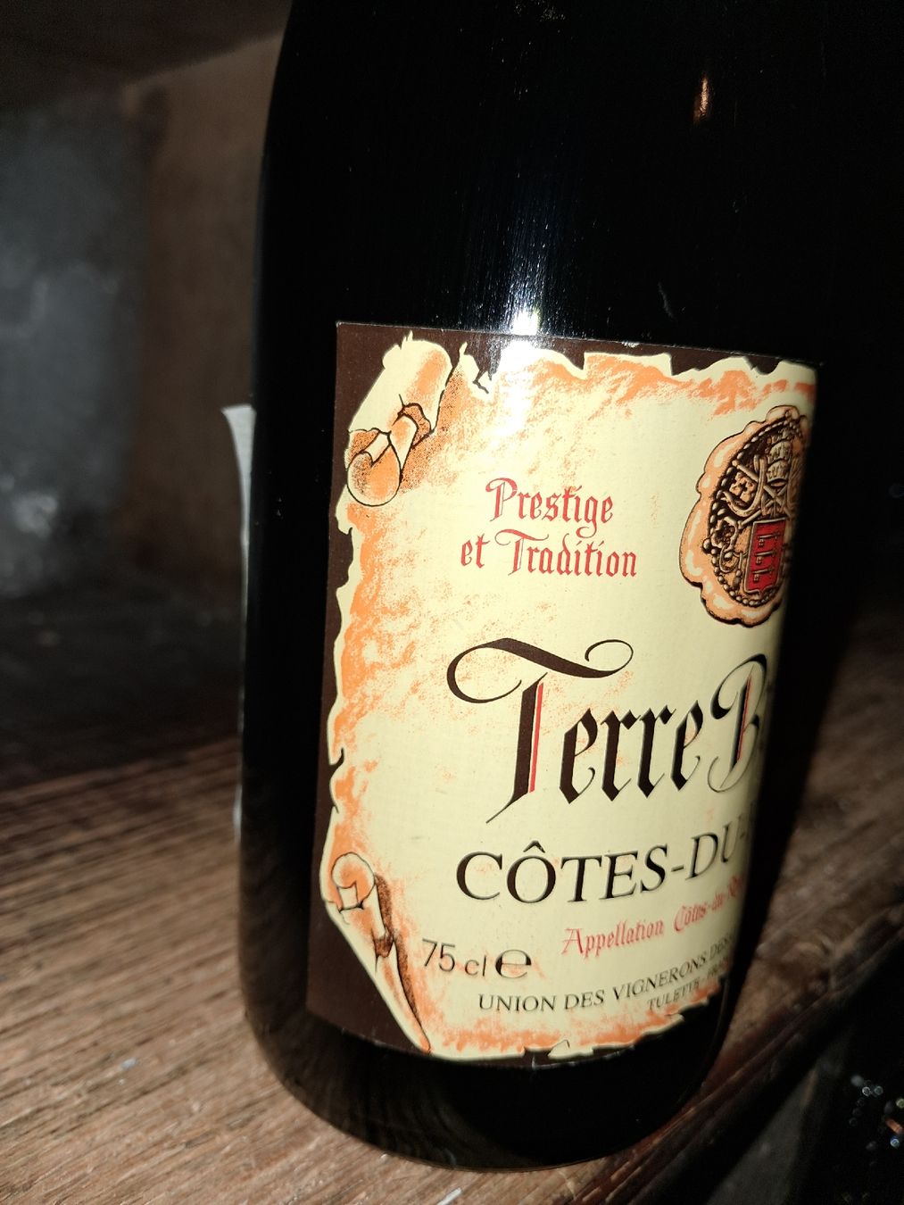 Vino: Terre Brûlée Côtes-du-Rhône 1995 – Nuovo e nell'imballaggio originale da Le locle venduto da juliensaran 2