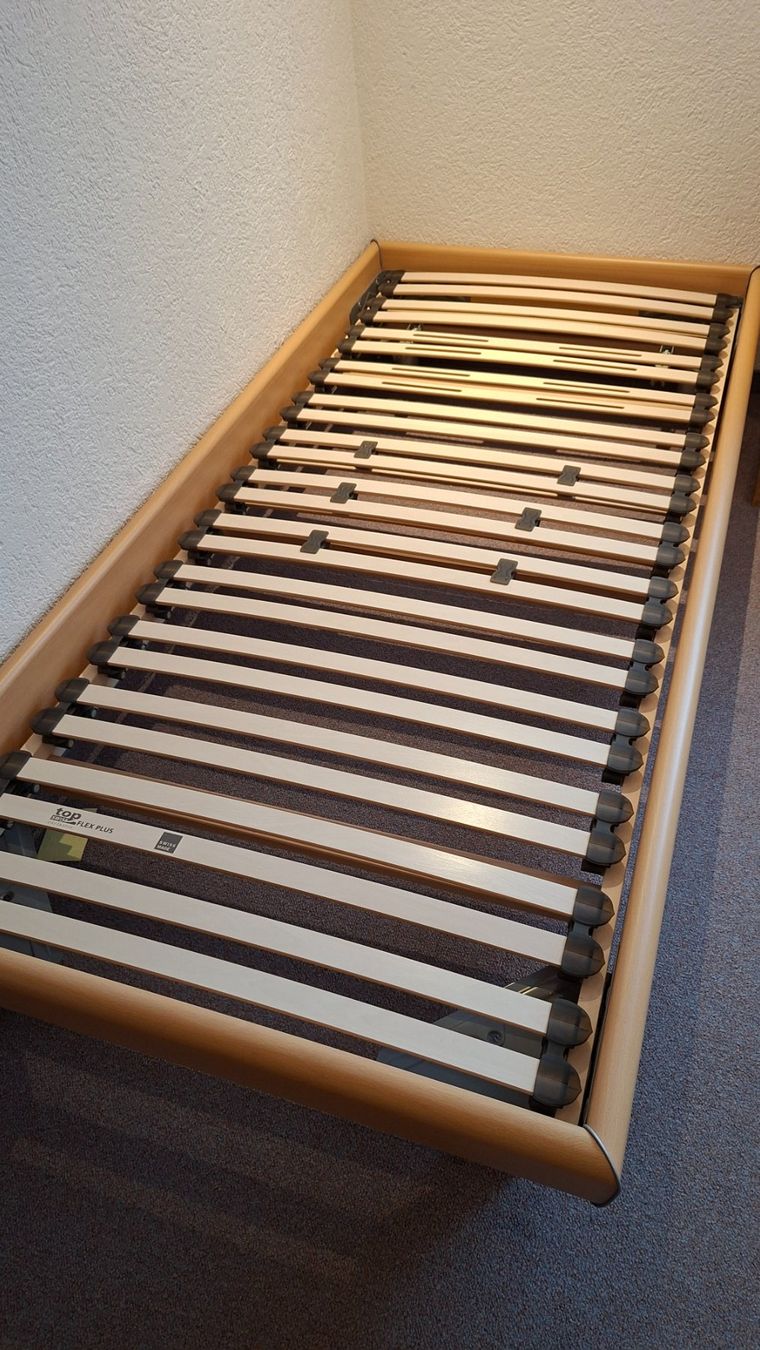 Lits: Qualitativ gutes Einzelbett – D'occasion à Wiesendangen par sgr_lq7w