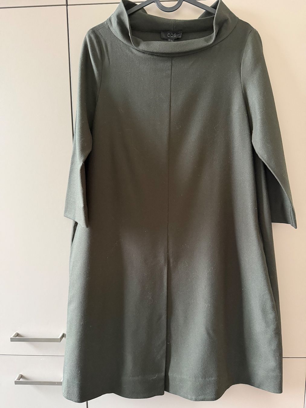 Cos Kleider: COS Wollkleid Grösse 34 – Gebraucht aus Zürich von bgg