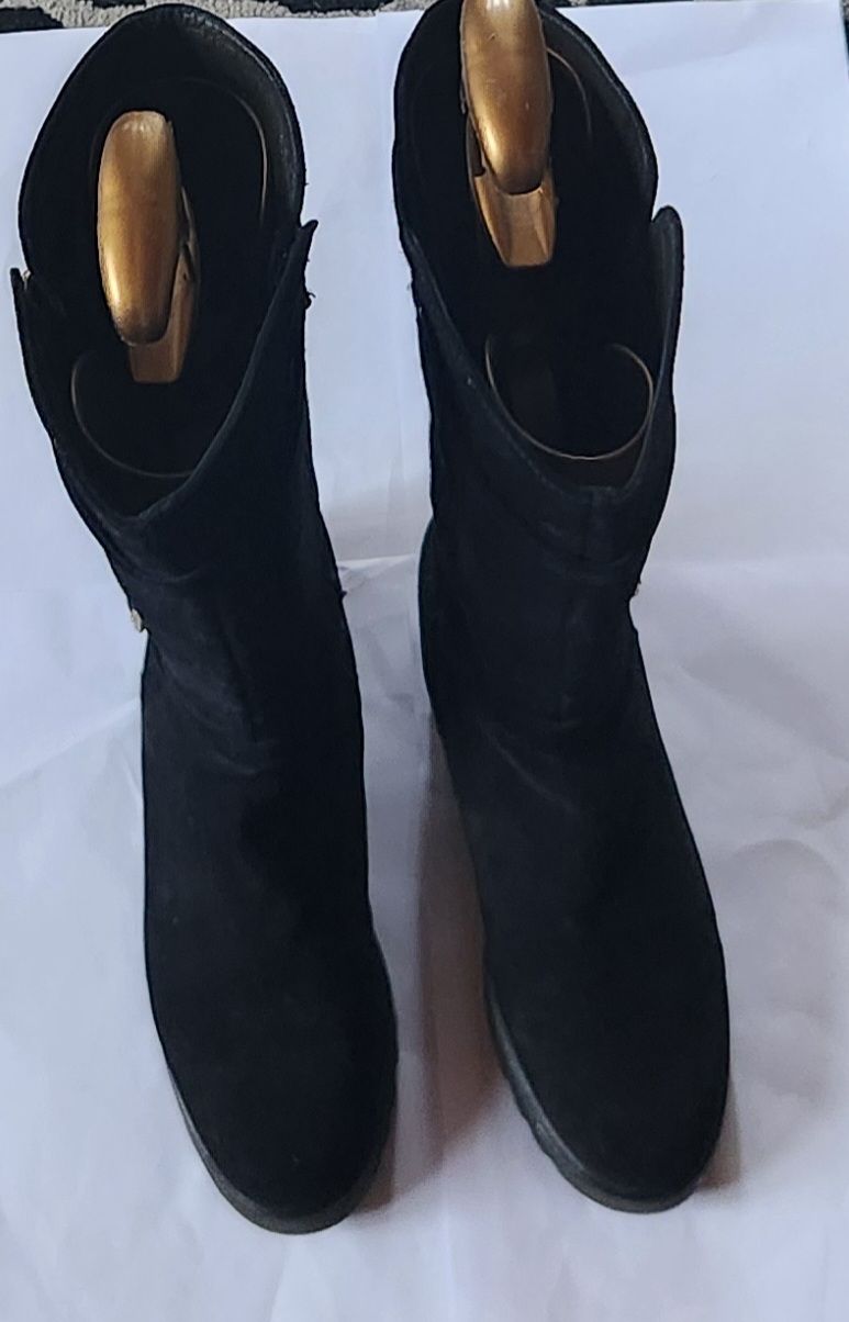 Scarpe da donna: Bottes Cenedella daim noir taille 39.5 – Usato da Niedergösgen venduto da Eva2410