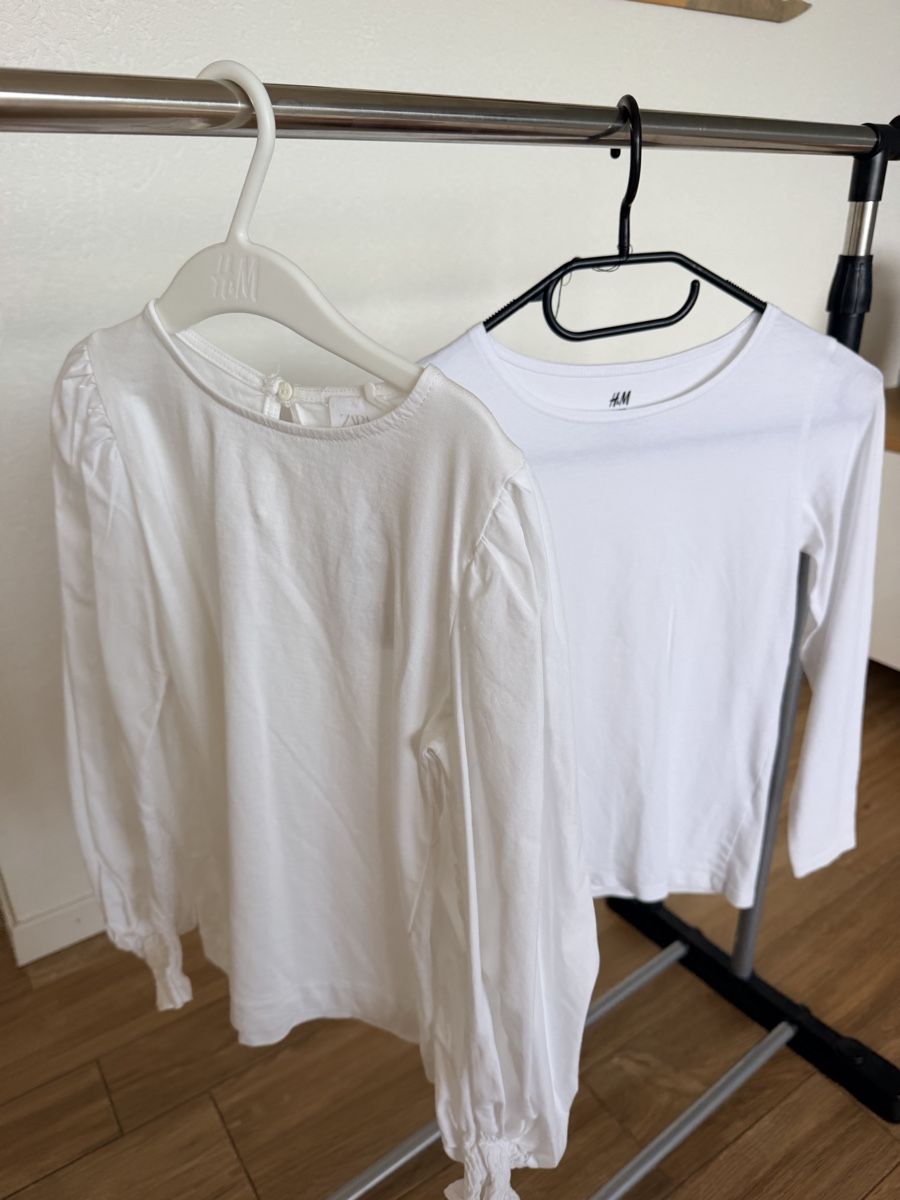 Pulls et sweat-shirts: 2 pulls fins taille 134 – D'occasion à Villars-le-Grand par Eva_1986