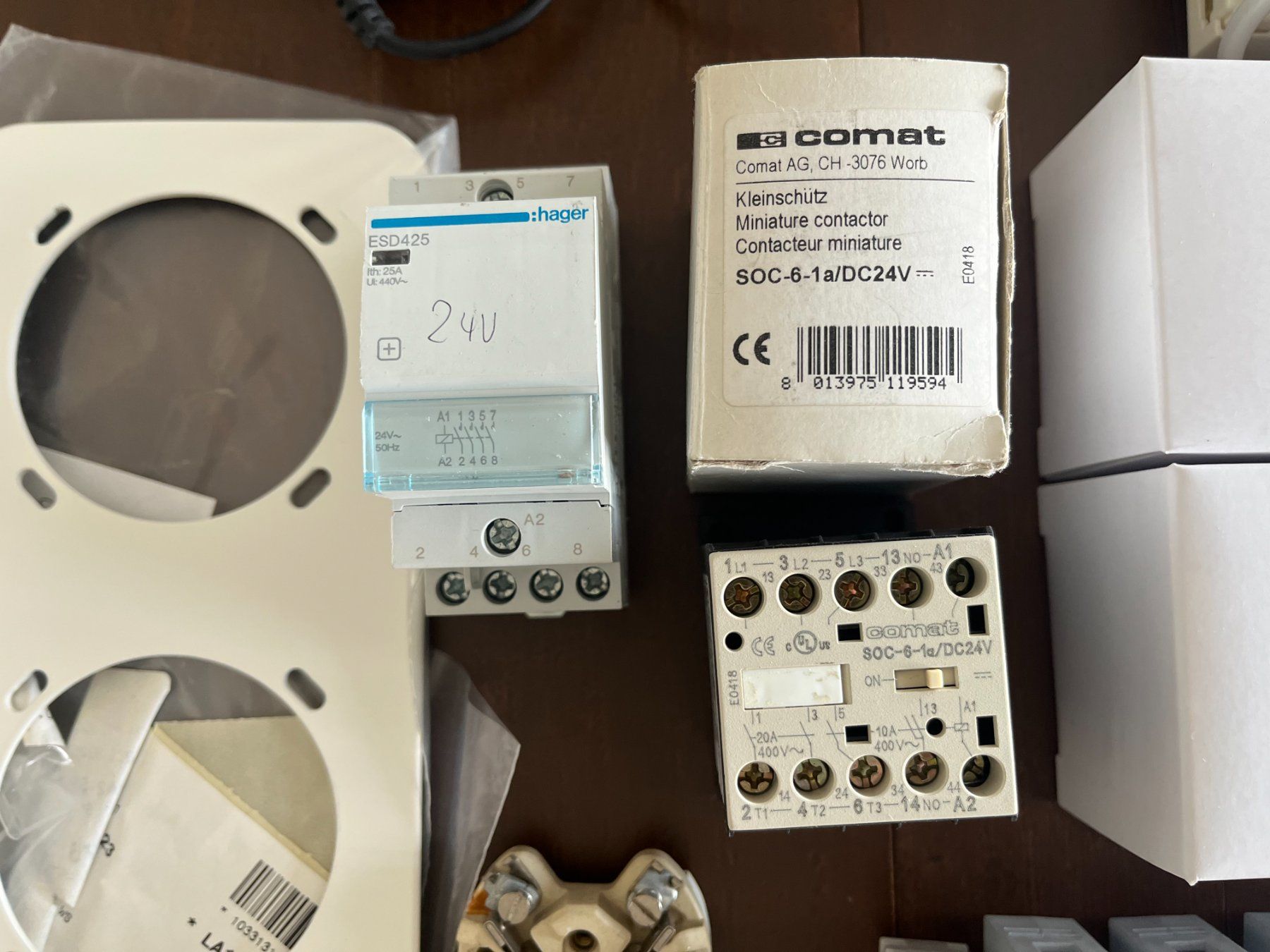 Spine: Lot Elektromaterial – Nuovo (secondo la descrizione) da Dintikon venduto da Redgar58 6