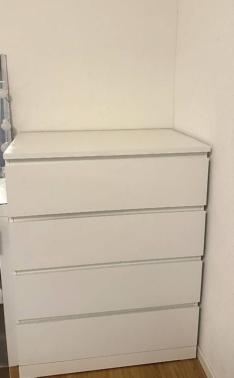Commodes: IKEA MALM Kommode weiss  4 Schubladen – D'occasion à Zürich par ela91821