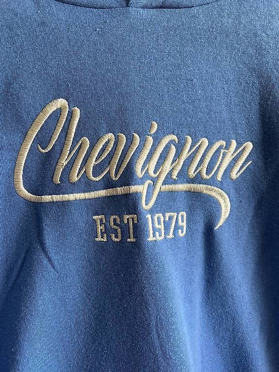 Maglioni & Felpe: Sweat capuche Chevignon 14 ans  – Usato da Versoix venduto da L_armoire_d_isa 1