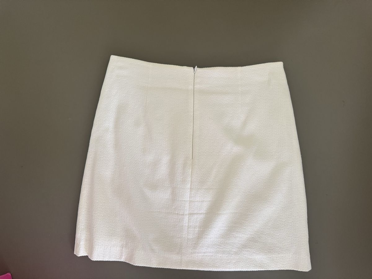 Röcke: White Mini Skirt Button Detail Size 40 – Gebraucht aus Zürich von alieacelina 1