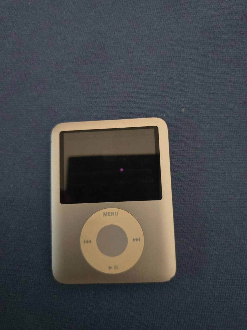 Apple Lettore multimediale portatile: iPod nano (3. Generation) – Usato da Brunnadern venduto da juni67 1