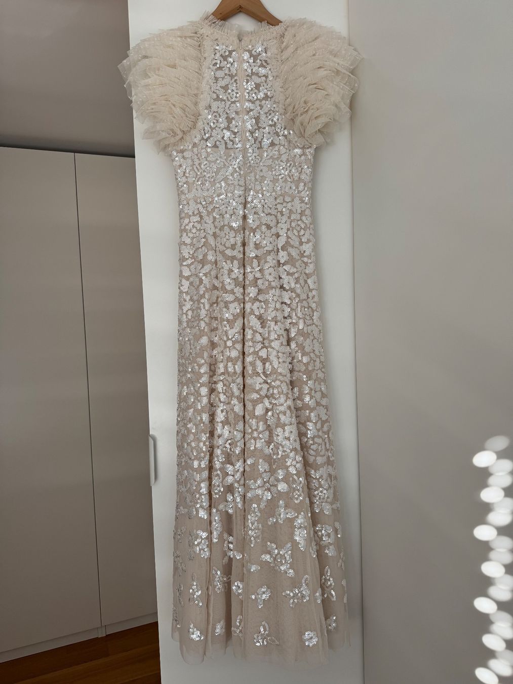 Vestiti: Needle & Thread Ballkleid / Cream / Pailletten – Usato da Basel venduto da Xaendi 3