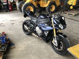 BMW S1000r