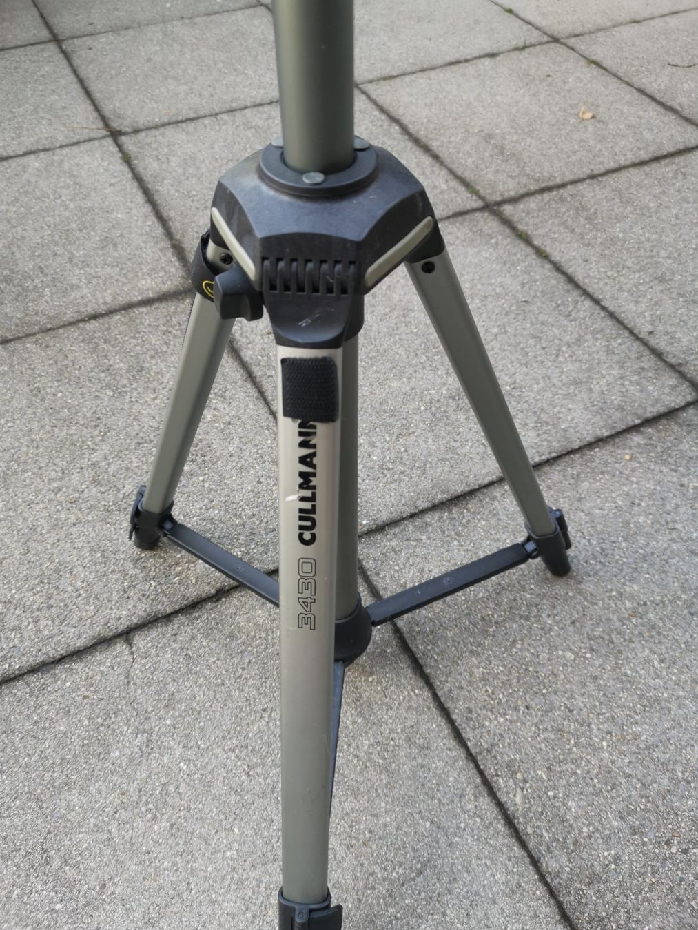 Treppiedi & Teste: Stativ 3430 Cullmann – Usato da Giswil venduto da Zumsteed 1