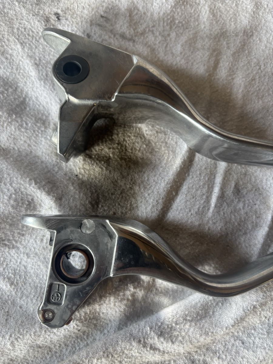 Harley-Davidson Tutti i ricambio per moto: Harley Davidson Bremms + Kupplungshebel  – Usato da Schötz venduto da Harley35 4