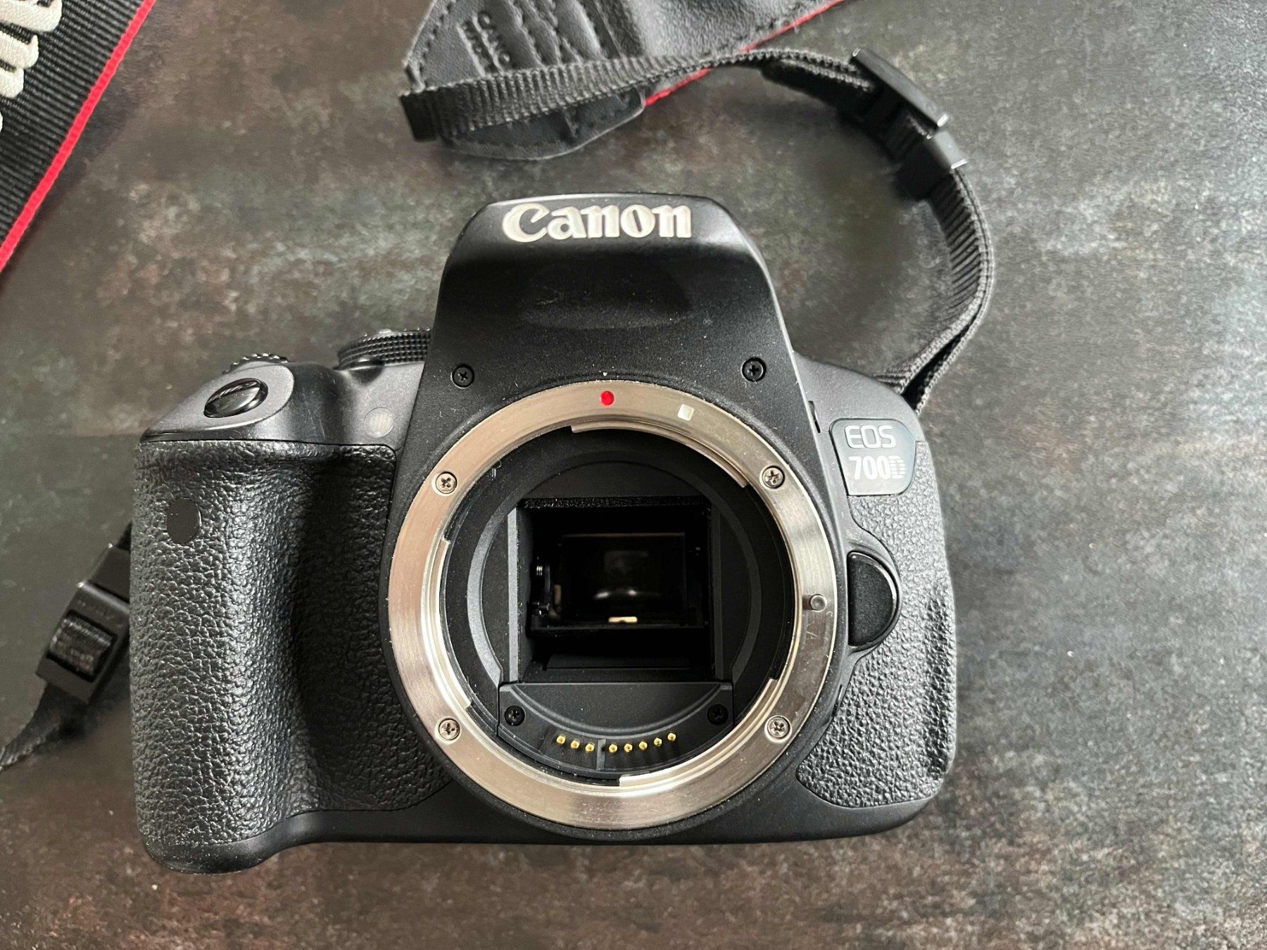 Canon Fotocamera: Canon EOS 700D mit Objektiv 18-55 – Usato da Uitikon Waldegg venduto da West62 1