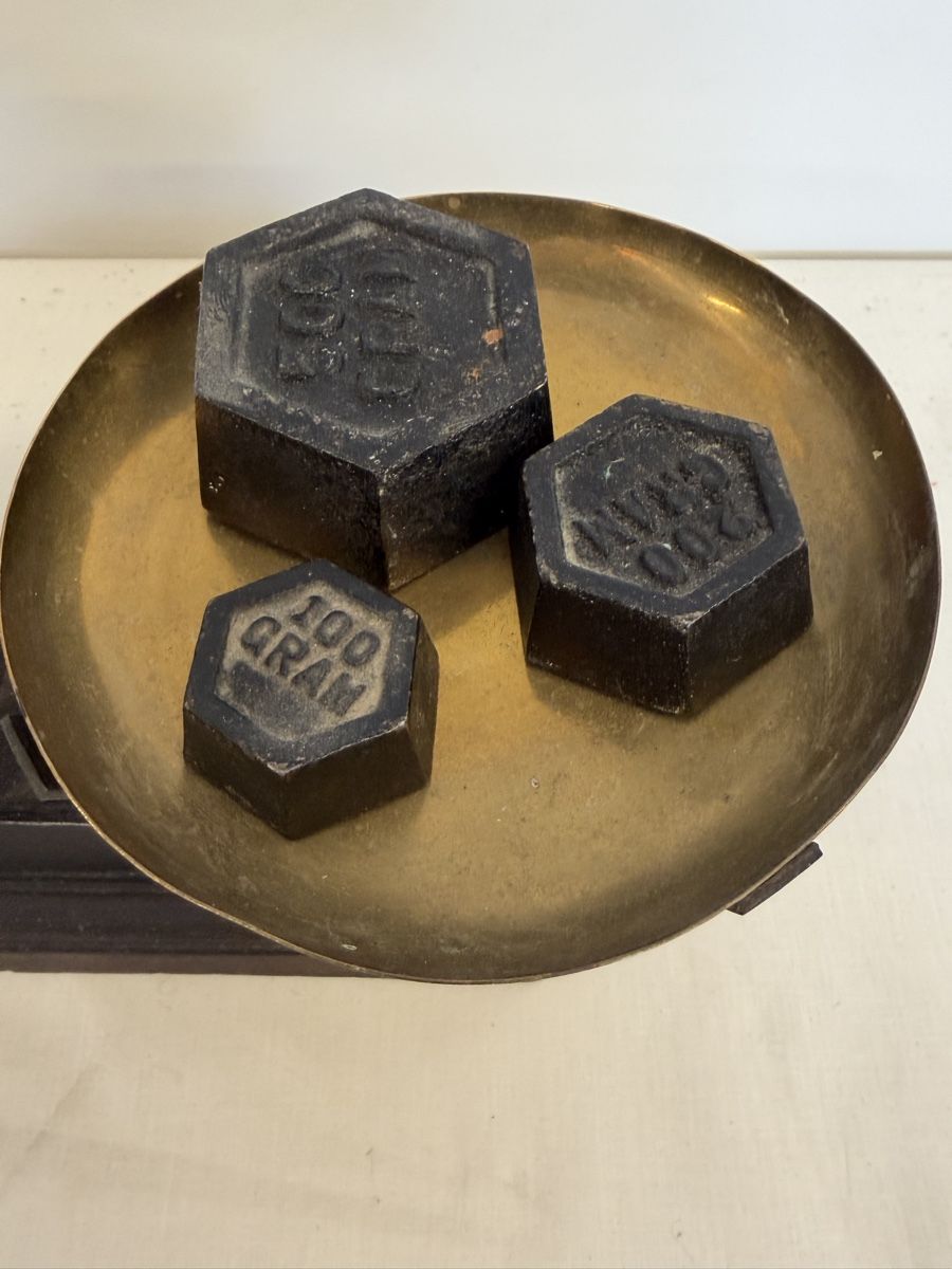 Bilance e pesi: Balance de laboratoire ancienne avec poids – Usato da montreux venduto da Always-Good 2