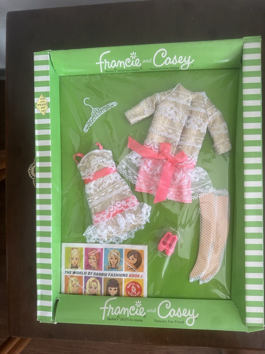 Poupées: Francie Mode 1965 neu – Neuf avec emballage d'origine à Herbriggen par Sehrazade