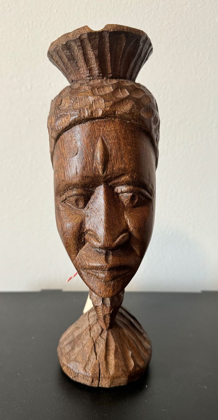 Sculture & Statue: Zedernholz Statue Kinshasa 1970 – Usato da Meilen venduto da specials4sale