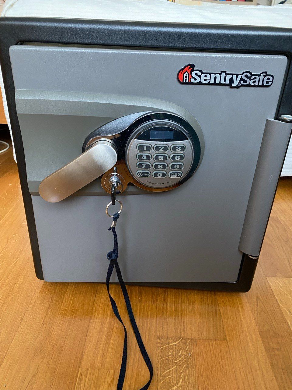 Tresor: SentrySafe BK-650666 – Gebraucht aus Reinach BL von 4153BL