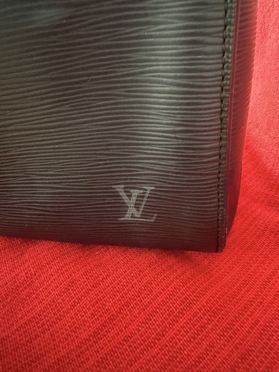 Louis Vuitton Borse: Louis Vuitton Keepall 45 Schwarz Epi – Usato da Adligenswil venduto da blossom_snap 2