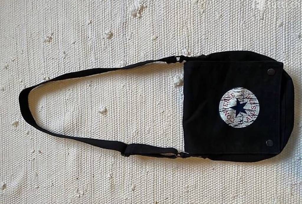 Taschen: Converse Handtasche – Gebraucht aus Veltheim AG von KimiSinger