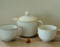 Théière et tasses Cavallino en porcelaine blanche, Rössler