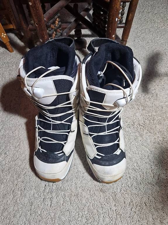 Scarpe da uomo: Boots de snowboard Salomon taille 42 – Usato da St-Prex venduto da jer_759q 4