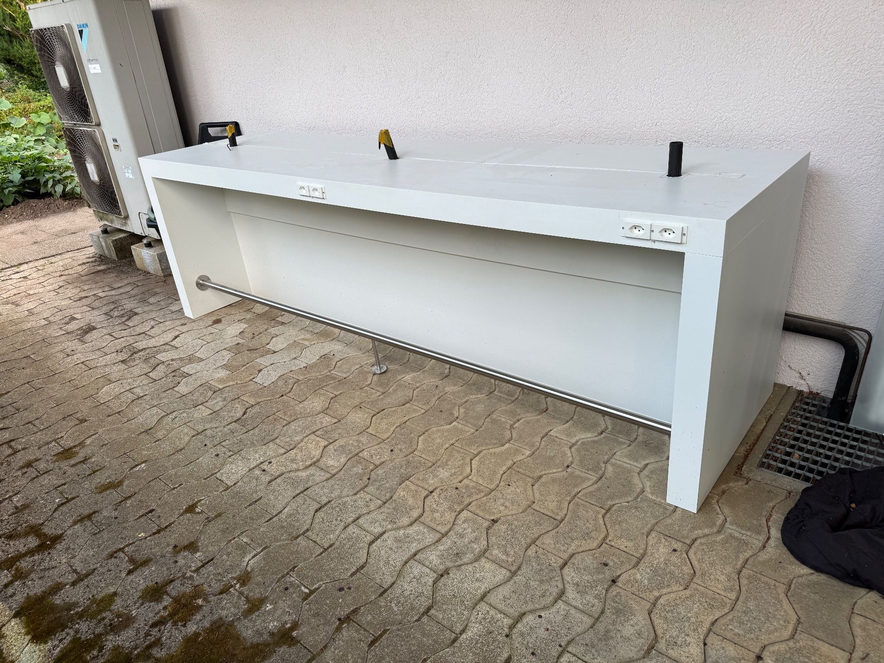 Tavoli da trucco: Coiffeur-Tisch mit Beleuchtung und Steckdosen – Usato da Windlach venduto da Magaglio 1