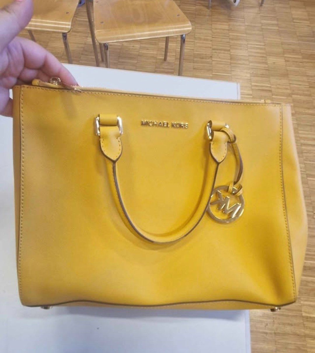 Michael Kors Sacs femmes: Sac à main Michael Kors – D'occasion à Sonceboz-Sombeval par ser_7cxw