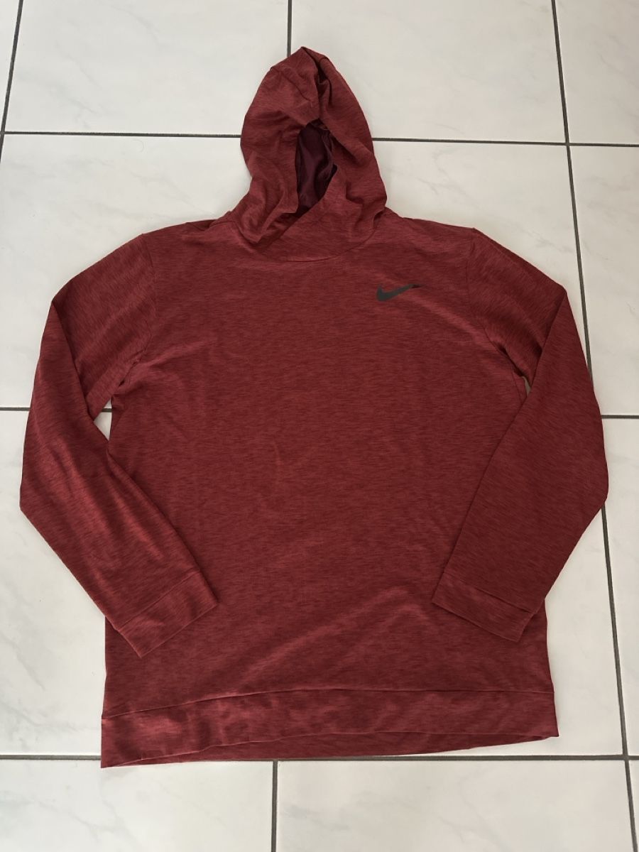 Nike Pulls & Sweat-shirts: Nike Pullover mit Kapuze weinrot Gr. L – D'occasion à Wileroltigen par torro11