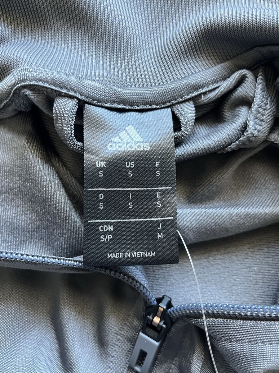 Bayern München Jacken: Jacket Bayern München  – Neu und originalverpackt aus Chambésy von Louwall_football 3