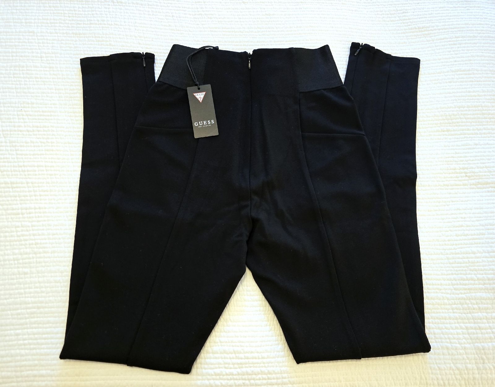 Guess Leggings: Legging Guess, taille S, neuf avec étiquette – Nuovo e nell'imballaggio originale da Genève venduto da cec_d6pg 2